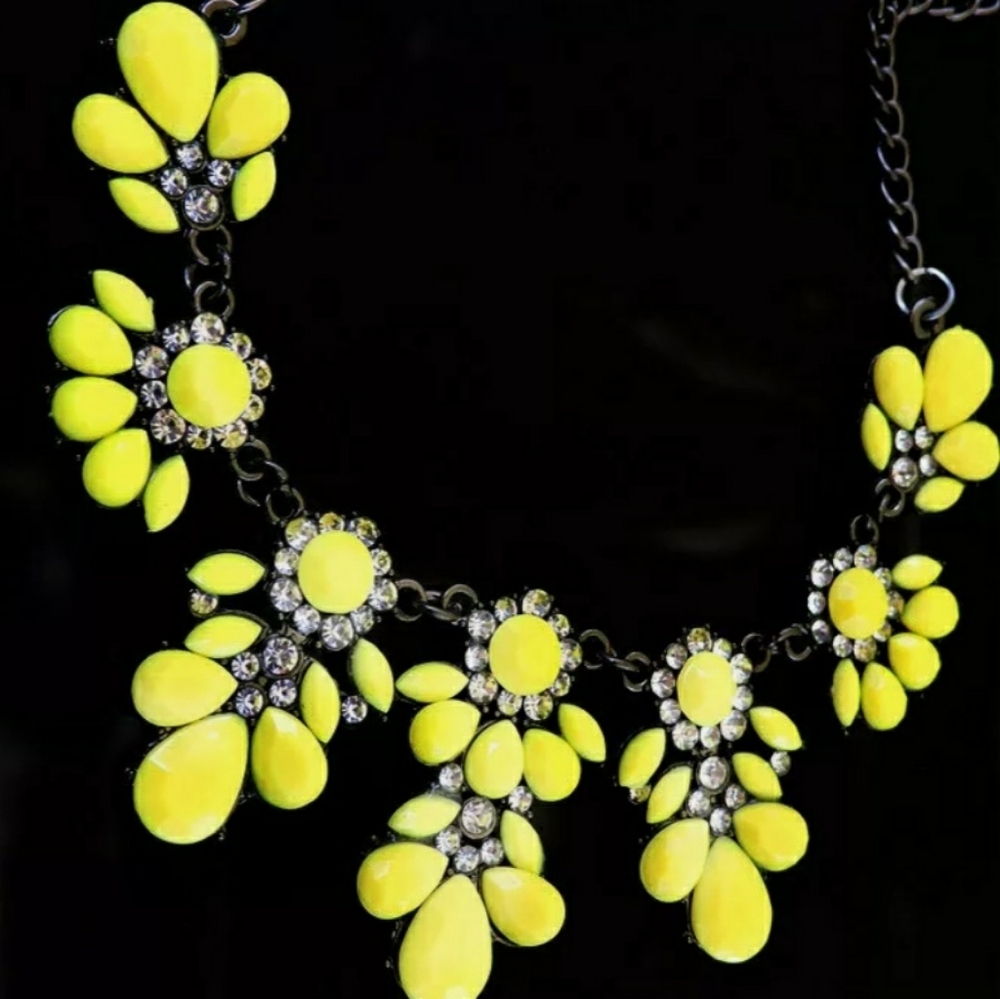Dark Silver Yellow Crystal Rhinestone Adjustable Necklace